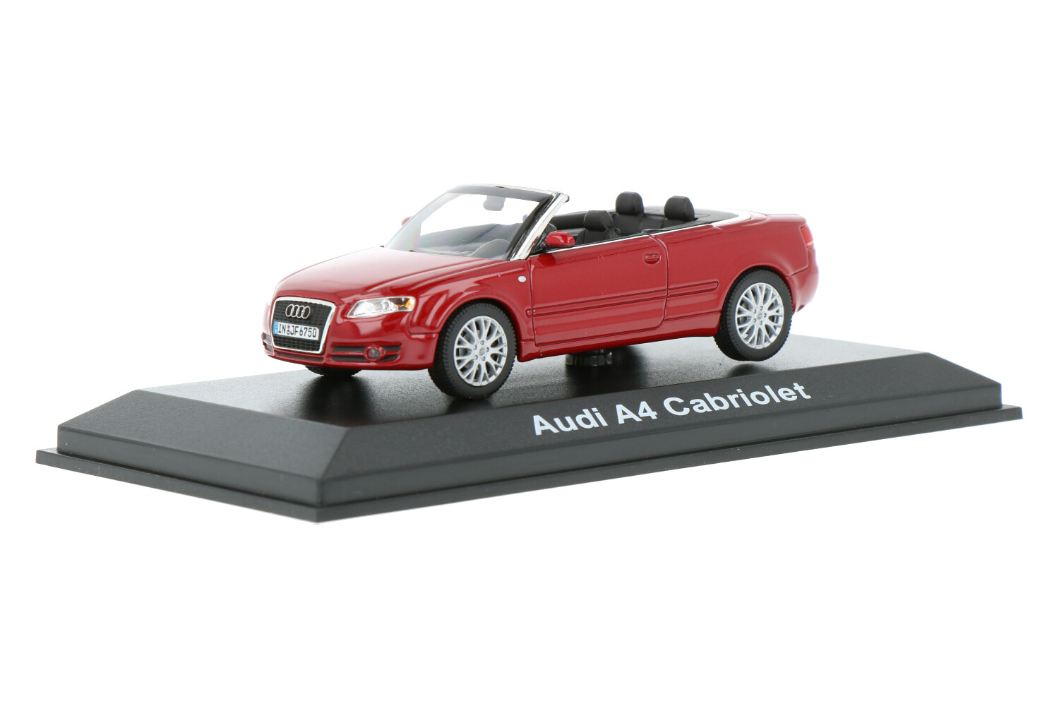 Audi-A4-Cabriolet-830005_13153551098300055-Norev_Houseofmodelcars_.jpg