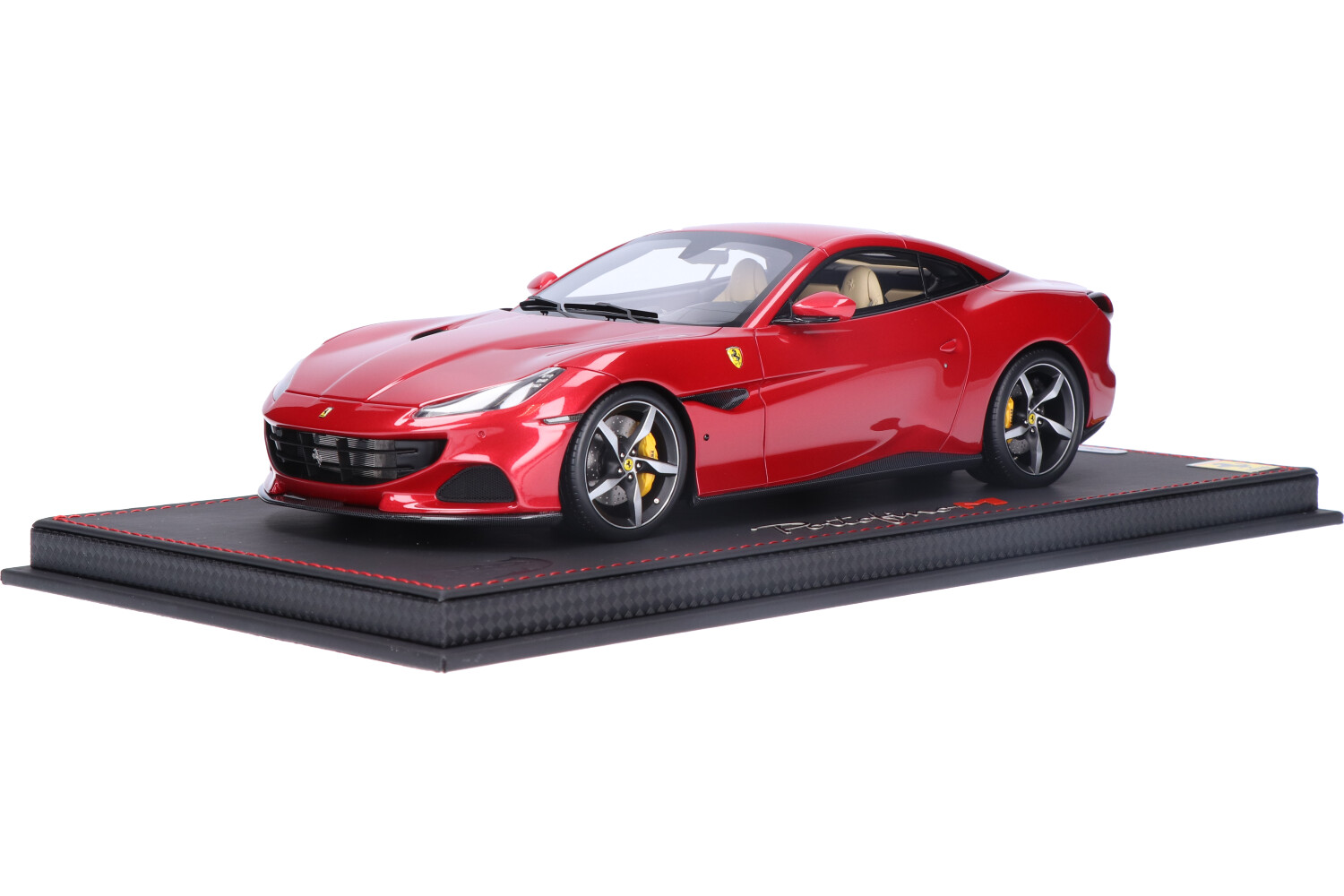 Ferrari-Portofino-M-Closed-Roof-P18197D_13158051739729511Ferrari-Portofino-M-Closed-Roof-P18197D_Houseofmodelcars_.jpg