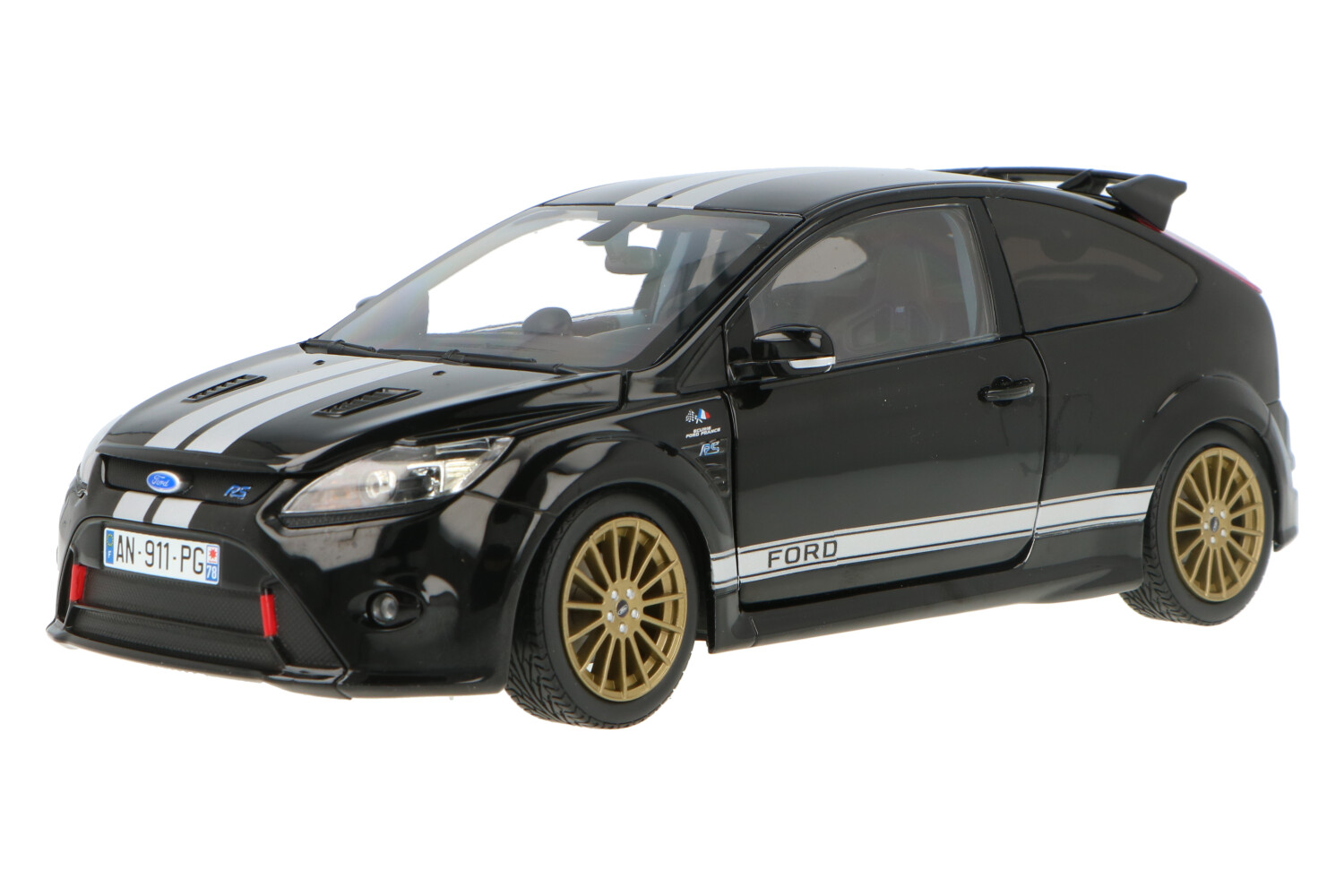 Ford-Focus-RS-100080066_13154012138109896Ford-Focus-RS-100080066_Houseofmodelcars_.jpg