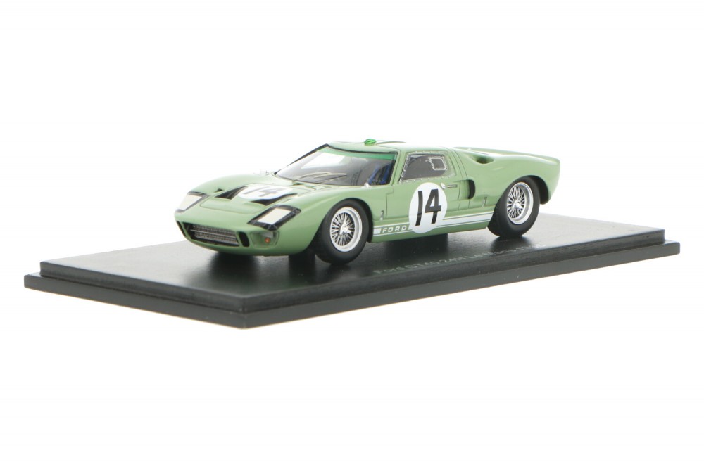 Ford-GT40-24H-LM-S4534_63159580006945341Ford-GT40-24H-LM-S4534_Houseofmodelcars_.jpg