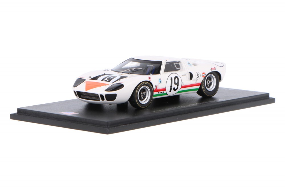 Ford-GT40-US252_13159580006792525Ford-GT40-US252_Houseofmodelcars_.jpg