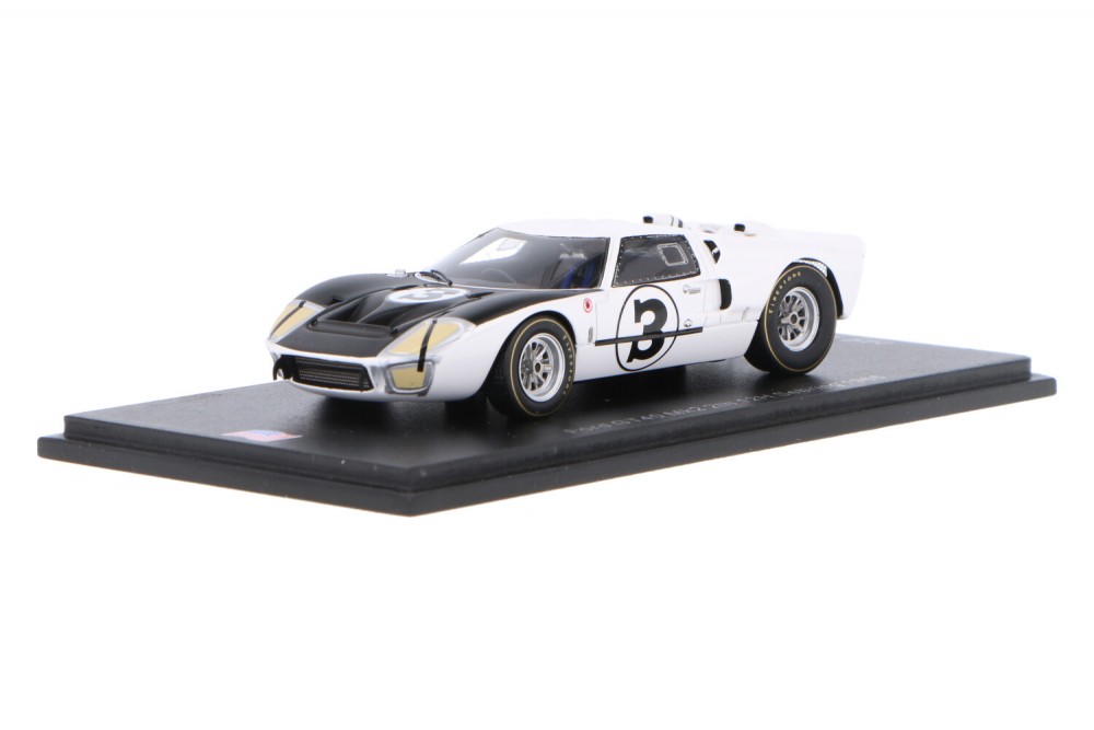 Ford-GT40-US255_13159580006792556Ford-GT40-US255_Houseofmodelcars_.jpg