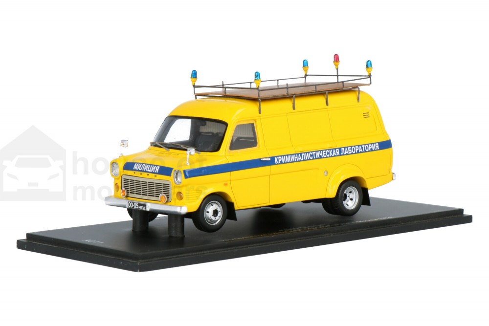 Ford-Transit-A011_13159580006510471-SparkFord-Transit-A011_Houseofmodelcars_.jpg