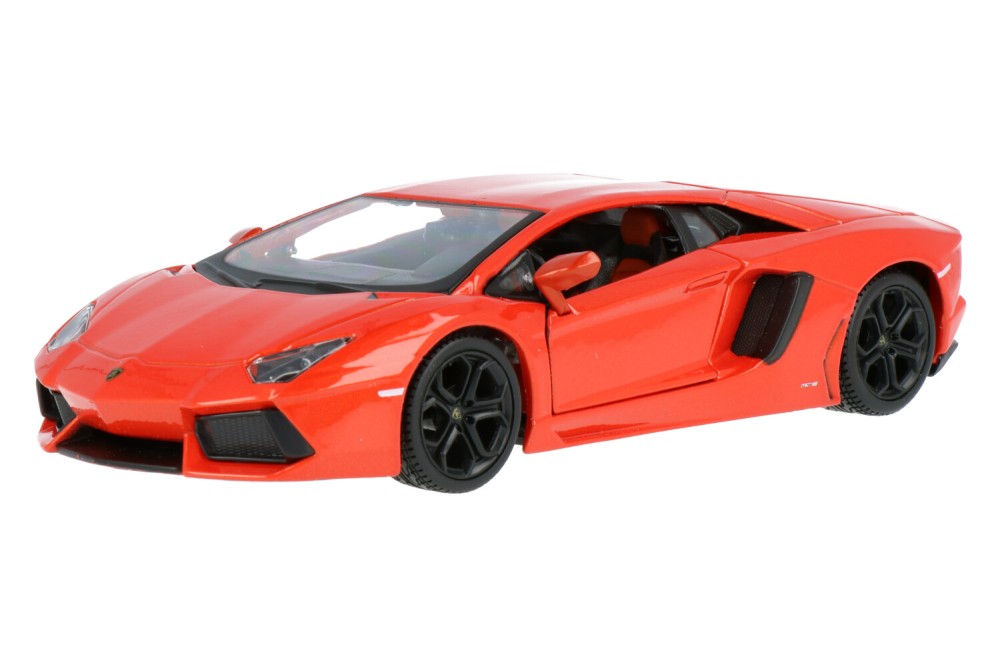 Lamborghini-Aventador-LP700-4-31210_1315090159312109Lamborghini-Aventador-LP700-4-31210_Houseofmodelcars_.jpg