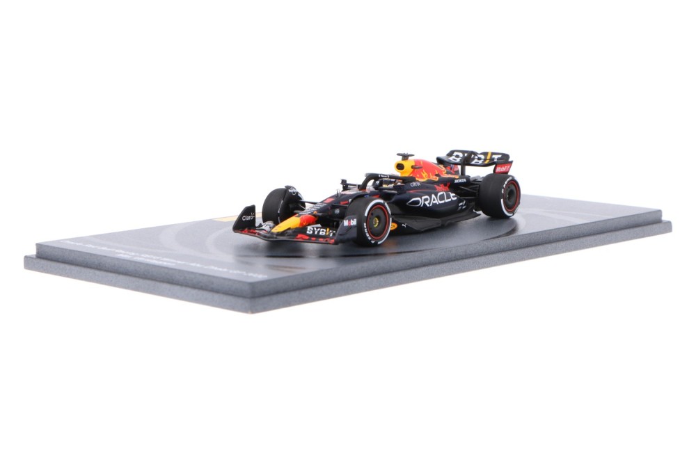 Oracle-Red-Bull-Racing-RB18-S8553_13159580006985538Frank PendersOracle-Red-Bull-Racing-RB18-S8553_Houseofmodelcars_.jpg