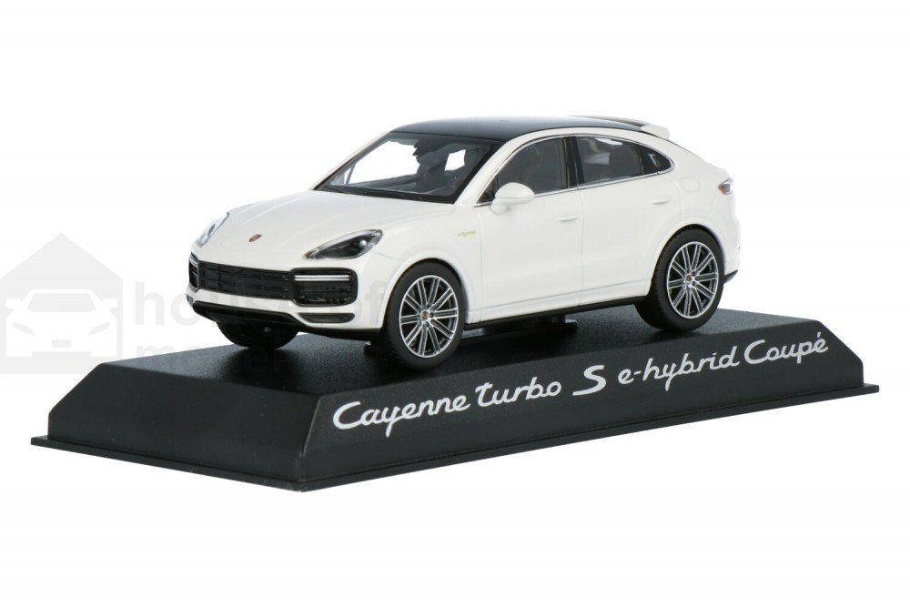 Porsche-Turbo-S-Hybrid-Coupé-WAP0203210K_1315WAP0203210K-NorevPorsche-Turbo-S-Hybrid-Coupé-WAP0203210K_Houseofmodelcars_.jpg
