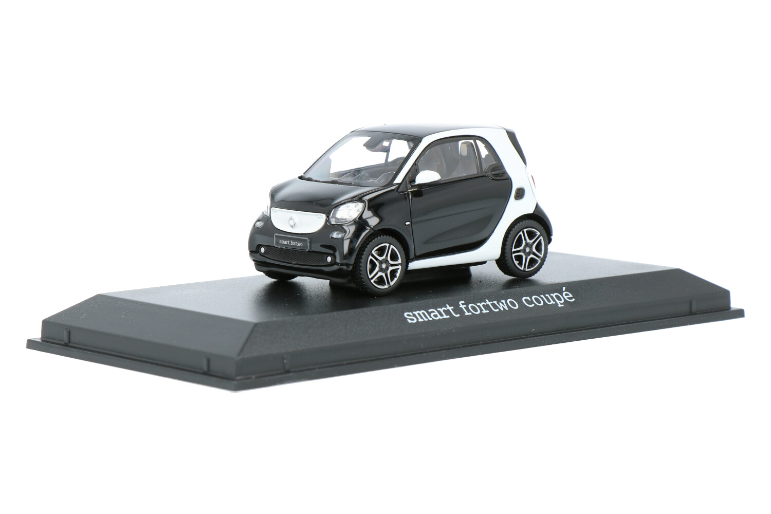 Smart-fortwo-Coupe-B66960278_1315B66960278-Norev_Houseofmodelcars_.jpg