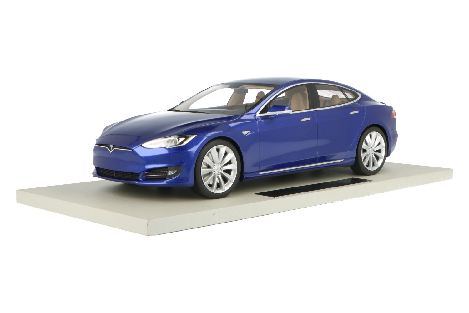 Tesla-Model-S-Facelift-LS028E_13157423355624692Tesla-Model-S-Facelift-LS028E_Houseofmodelcars_.jpg
