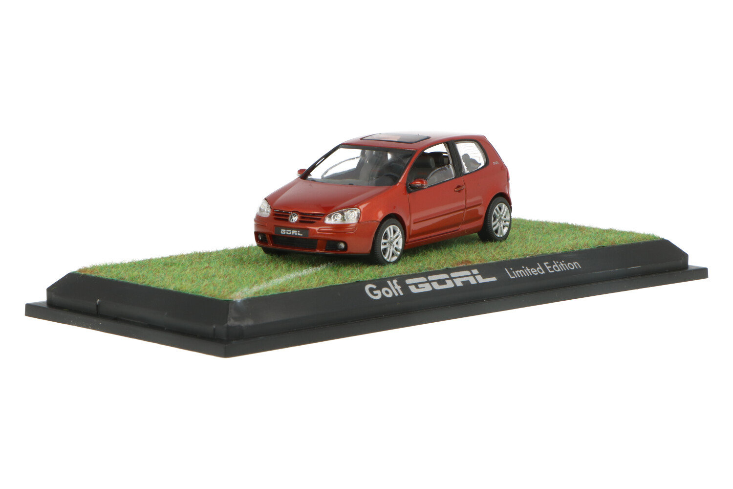 Volkswagen-Golf-Goal-5X0099300600_13157423355612675Volkswagen-Golf-Goal-5X0099300600_Houseofmodelcars_.jpg